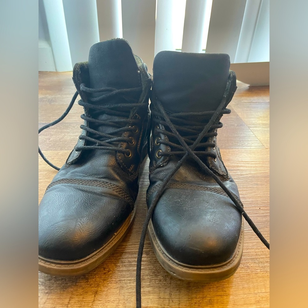 Kohl’s men’s black boots